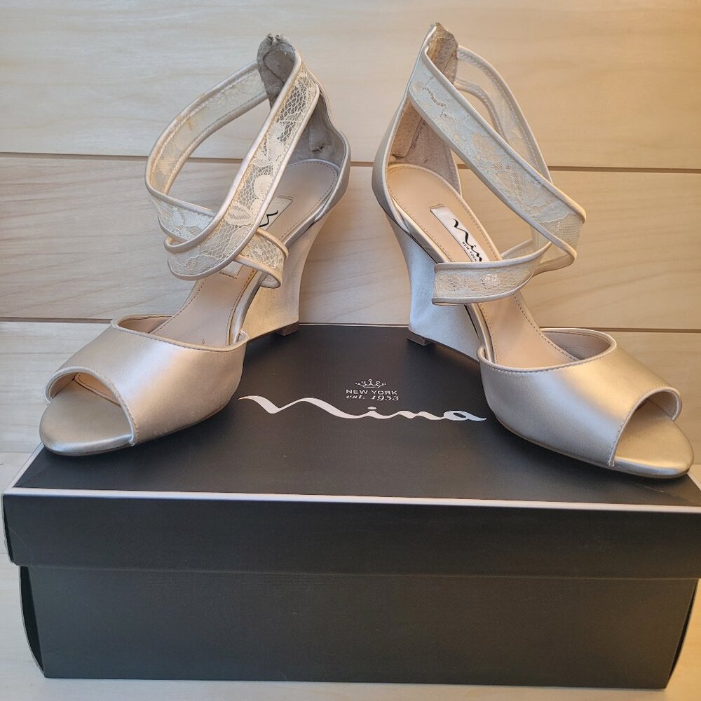NINA Women's Elyana Wedge Ivory Sandal Size 8